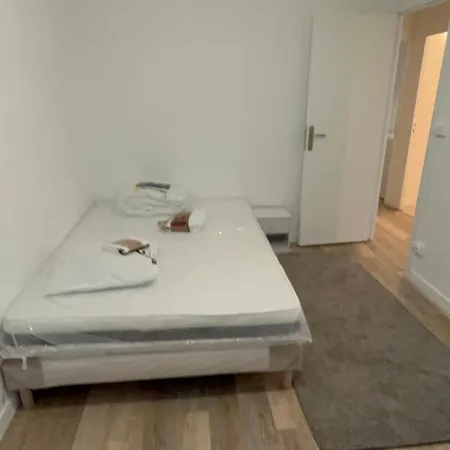 Jules Samain Apartment *